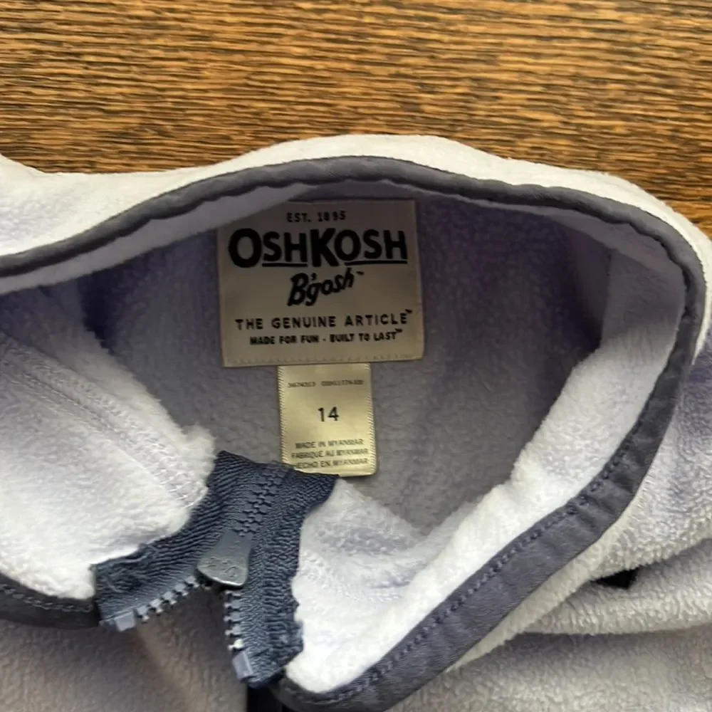Great🎉condition OSHKOSH B’GOSH fleece pullover